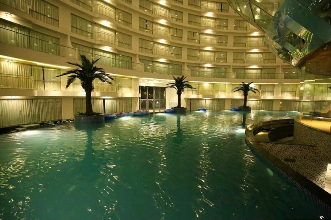Royal Treats At Rajhans Belliza Near Airport Surat Buitenkant foto